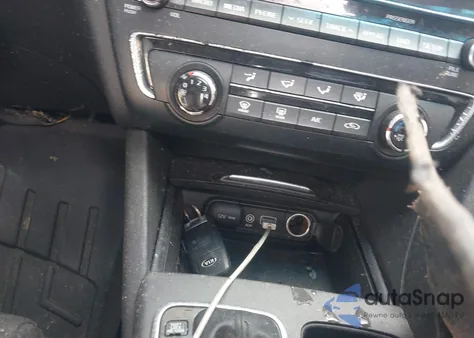 2018 Kia Optima S z USA, uszkodzony, nr VIN 5XXGT4L35JG236923